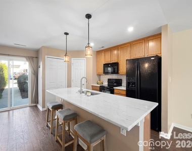 18461 Streamline Court - Photo Thumbnail 3
