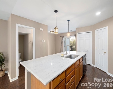 18461 Streamline Court - Photo Thumbnail 2