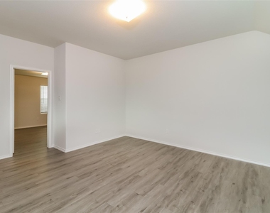8328 Yaupon Holly Trail - Photo Thumbnail 6