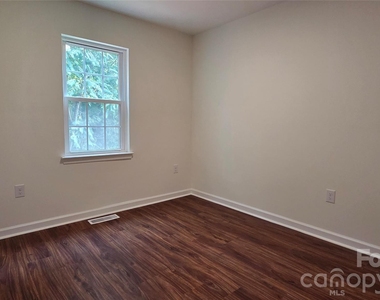 151 Swink Street Sw - Photo Thumbnail 11