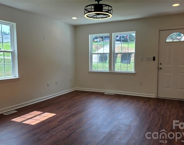 151 Swink Street Sw - Photo Thumbnail 2