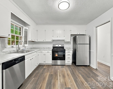 7724 Winterset Drive - Photo Thumbnail 16
