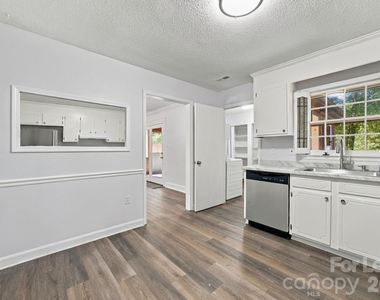 7724 Winterset Drive - Photo Thumbnail 18