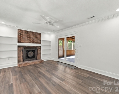7724 Winterset Drive - Photo Thumbnail 14