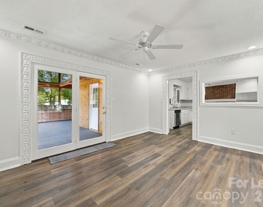 7724 Winterset Drive - Photo Thumbnail 12