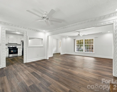 7724 Winterset Drive - Photo Thumbnail 13