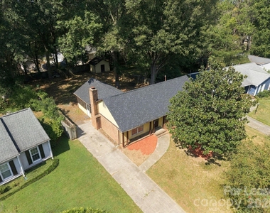 7724 Winterset Drive - Photo Thumbnail 3