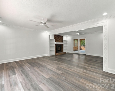 7724 Winterset Drive - Photo Thumbnail 10