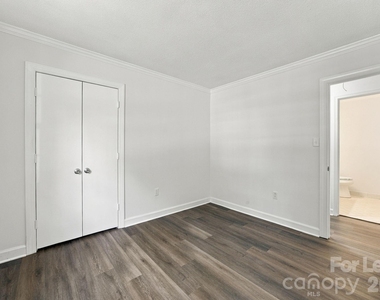 7724 Winterset Drive - Photo Thumbnail 23