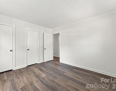 7724 Winterset Drive - Photo Thumbnail 31