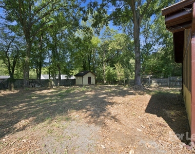 7724 Winterset Drive - Photo Thumbnail 35