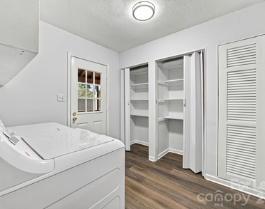 7724 Winterset Drive - Photo Thumbnail 20