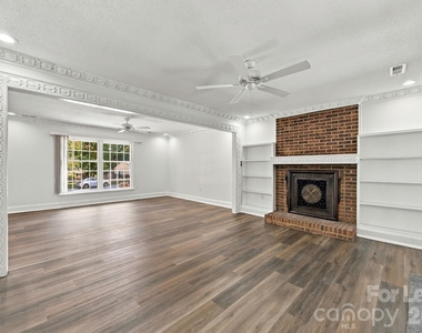7724 Winterset Drive - Photo Thumbnail 15