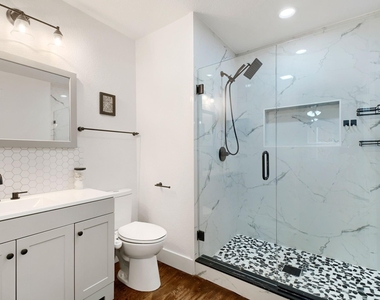 818 N Windomere Avenue - Photo Thumbnail 17