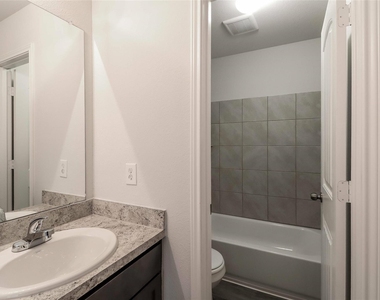 8312 Yaupon Holly Trail - Photo Thumbnail 11