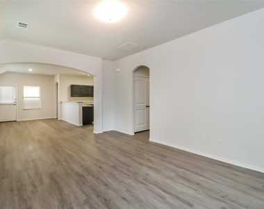8312 Yaupon Holly Trail - Photo Thumbnail 13