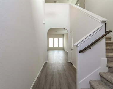 2713 Bear Oak Drive - Photo Thumbnail 6