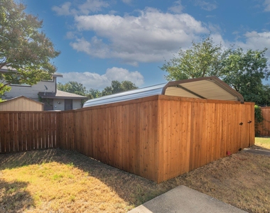 613 Hunters Glen Street - Photo Thumbnail 17