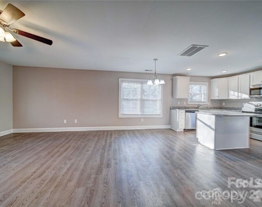 1414 Mason Street - Photo Thumbnail 7