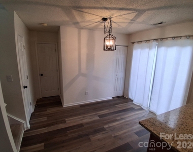 5721 Prescott Court - Photo Thumbnail 7