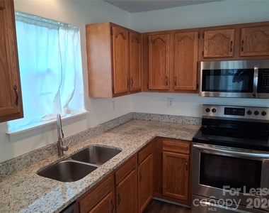 5721 Prescott Court - Photo Thumbnail 4