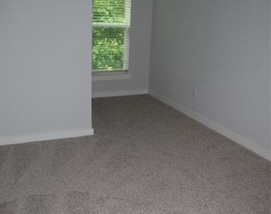 810 Dover - Photo Thumbnail 23