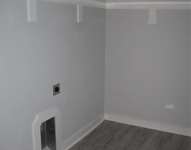 810 Dover - Photo Thumbnail 24