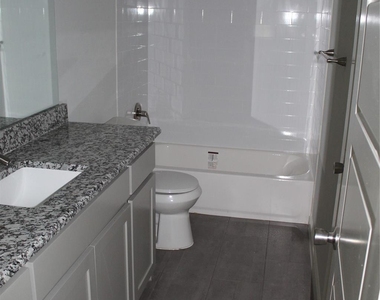 810 Dover - Photo Thumbnail 17
