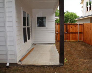 810 Dover - Photo Thumbnail 1