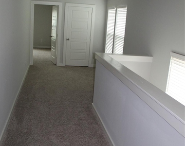 810 Dover - Photo Thumbnail 6