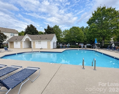 12222 Royal Castle Court - Photo Thumbnail 32