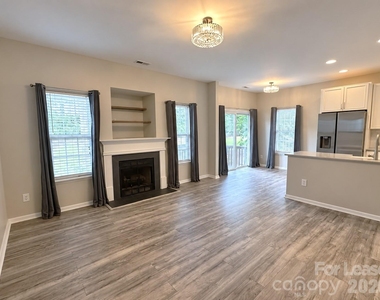 12222 Royal Castle Court - Photo Thumbnail 8