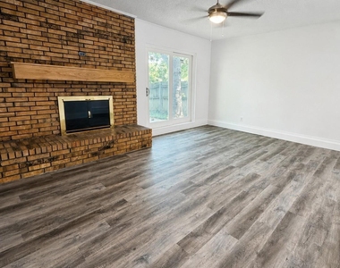 5309 Holly Trail - Photo Thumbnail 7