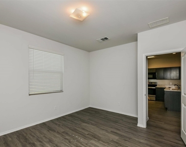 8348 Yaupon Holly Trail - Photo Thumbnail 4