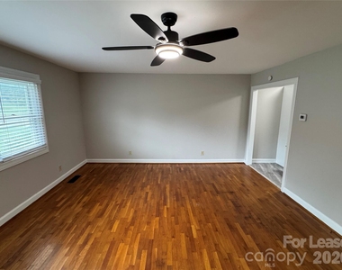 2112 Stewart Avenue N - Photo Thumbnail 1