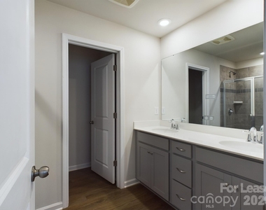 15611 Country House Street - Photo Thumbnail 22