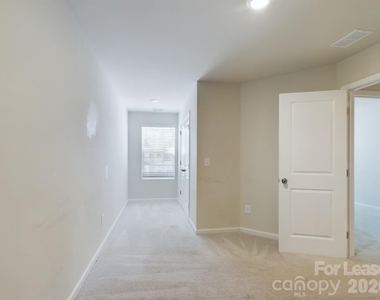 15611 Country House Street - Photo Thumbnail 21