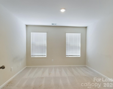 15611 Country House Street - Photo Thumbnail 20