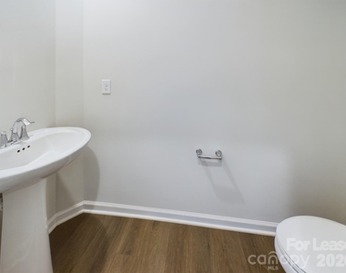 15611 Country House Street - Photo Thumbnail 11