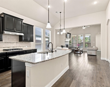 118 Lavender Lane - Photo Thumbnail 2
