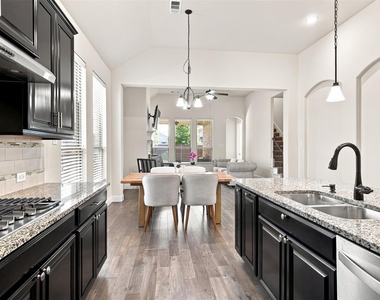 118 Lavender Lane - Photo Thumbnail 4