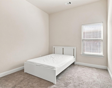 118 Lavender Lane - Photo Thumbnail 18