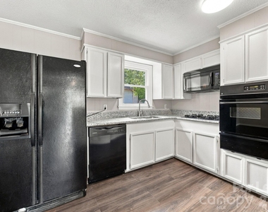 4921 Benton Avenue - Photo Thumbnail 6