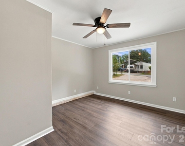 4921 Benton Avenue - Photo Thumbnail 14