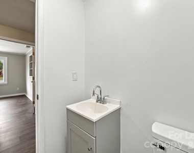 4921 Benton Avenue - Photo Thumbnail 12