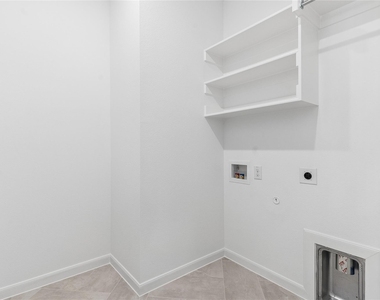 2216 Lakelet Drive - Photo Thumbnail 29