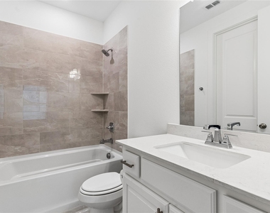 2216 Lakelet Drive - Photo Thumbnail 32