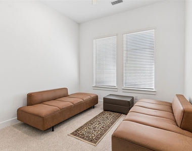2216 Lakelet Drive - Photo Thumbnail 8