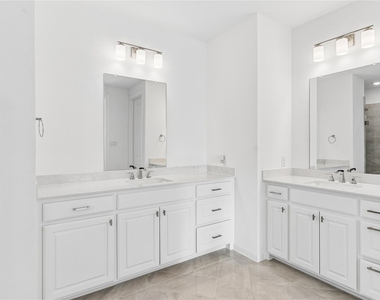 2216 Lakelet Drive - Photo Thumbnail 28