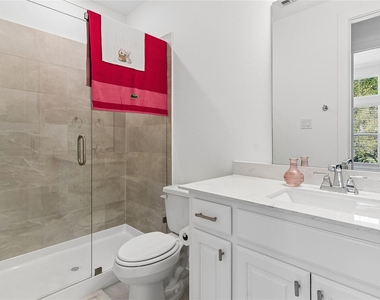 2216 Lakelet Drive - Photo Thumbnail 21